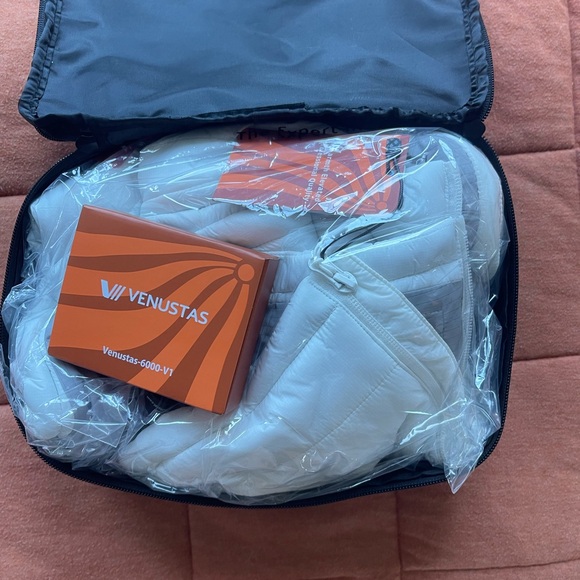 VENUS Heated Women's White Puffer Vest - Picture 5 of 7